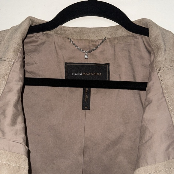 BCBG Maxazria Khaki Faux Suede Leather Sleeveless Button Up Vest - Picture 4 of 8